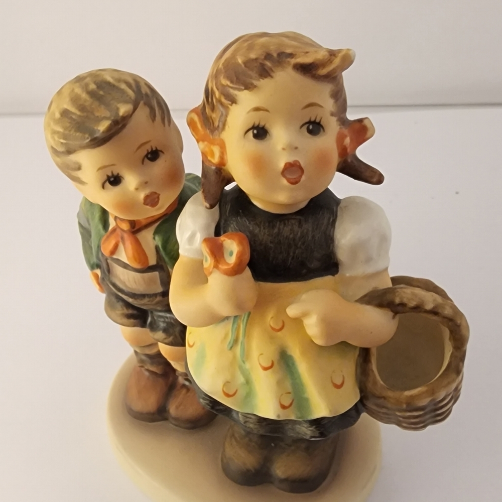 Goebel M.I. Hummel Boy Girl “To Market” Porcelain Figurine  4x3x2"